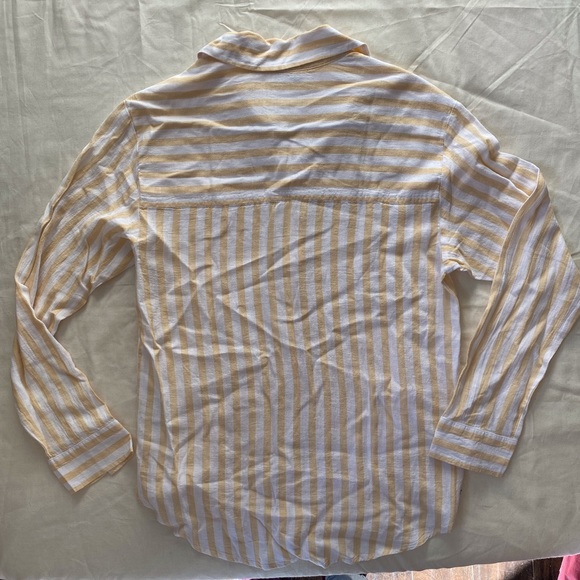 NWT Abercrombie and Fitch Yellow Stripe Linen Button Down - Picture 3 of 3